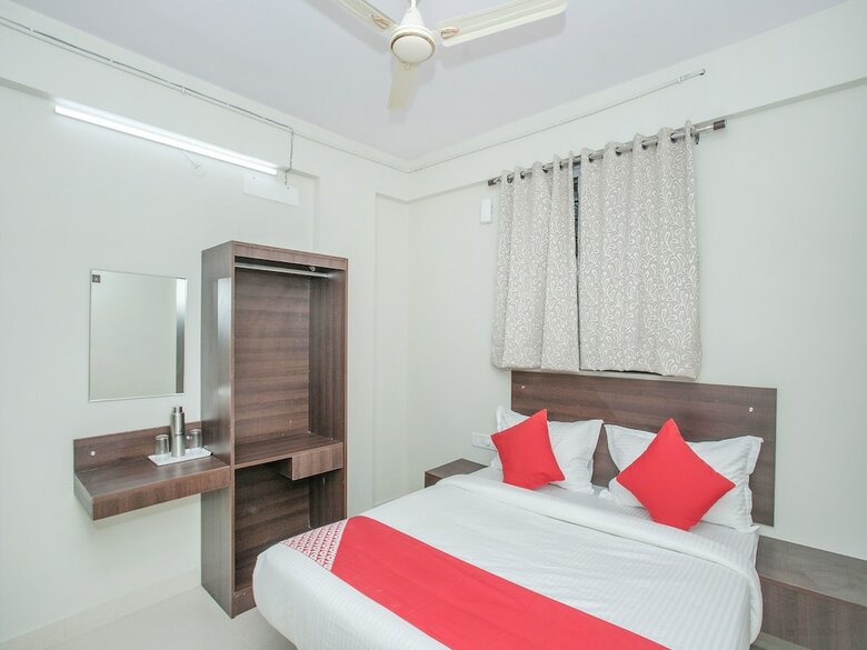 Hotel Oyo 11916 Varcity Plaza