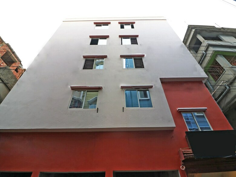 Oyo 13579 Hotel Royal Crowne