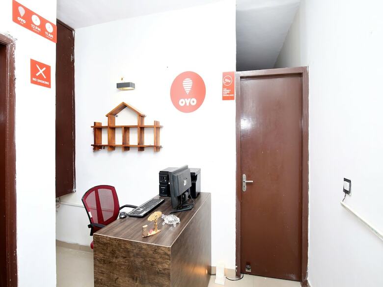 Oyo 14832 Hotel Rooftop