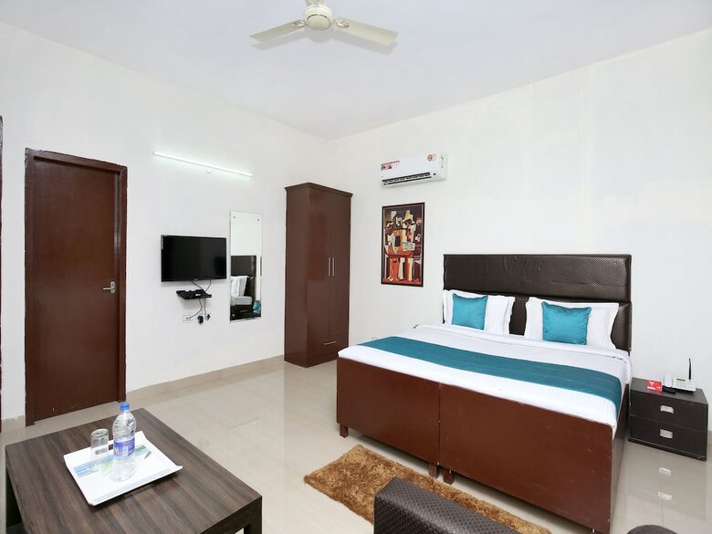 Oyo 14832 Hotel Rooftop