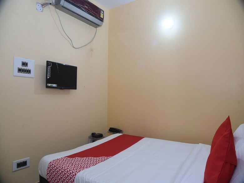 Oyo 15071 Hotel Harsh Raj Residency