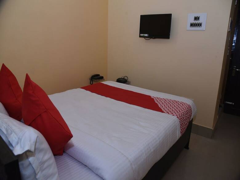 Oyo 15071 Hotel Harsh Raj Residency