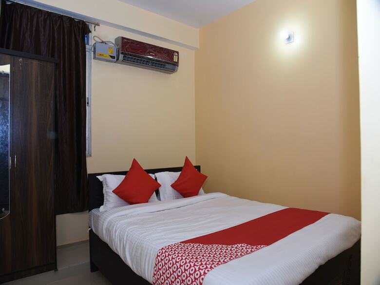 Oyo 15071 Hotel Harsh Raj Residency
