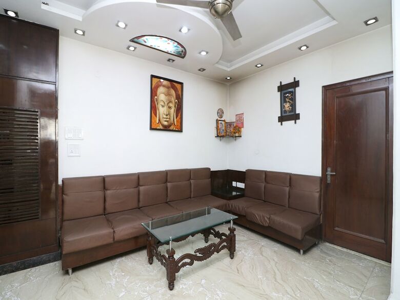 Oyo 14705 Hotel India Palace