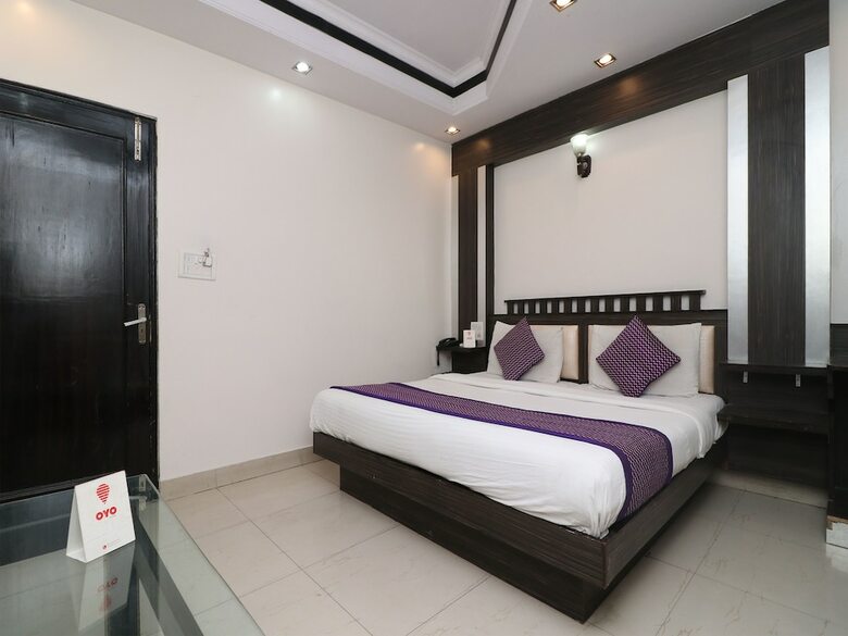 Oyo 14705 Hotel India Palace