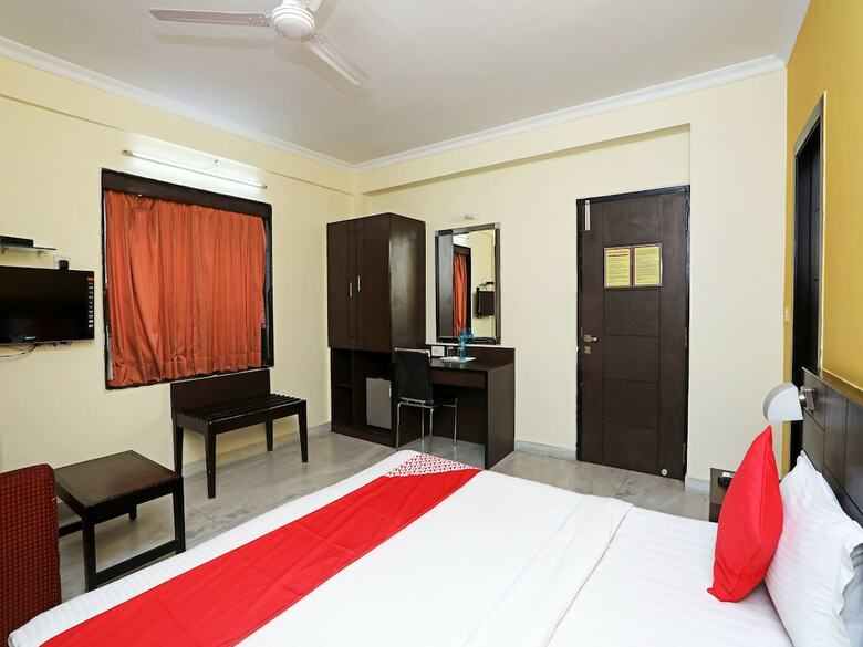 Oyo 15258 Hotel Arya International
