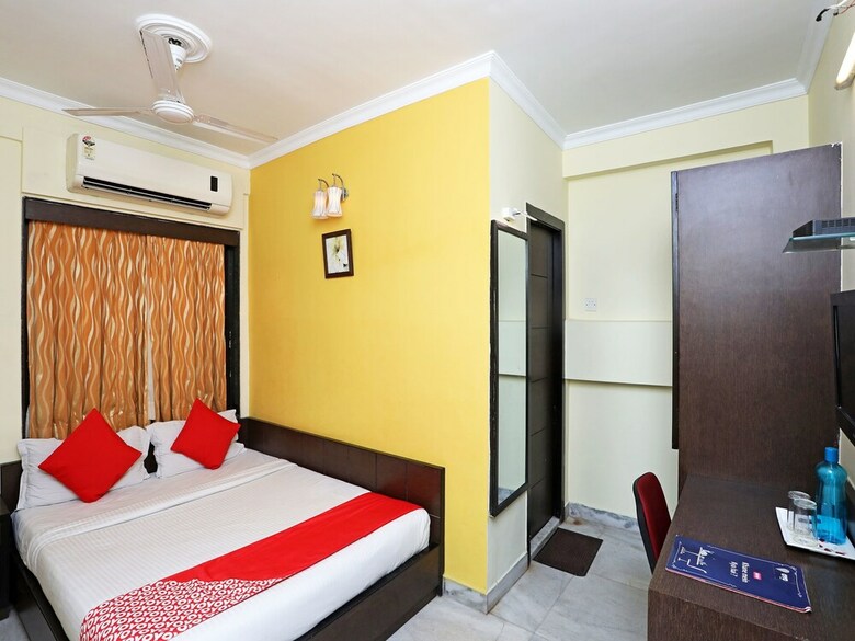 Oyo 15258 Hotel Arya International
