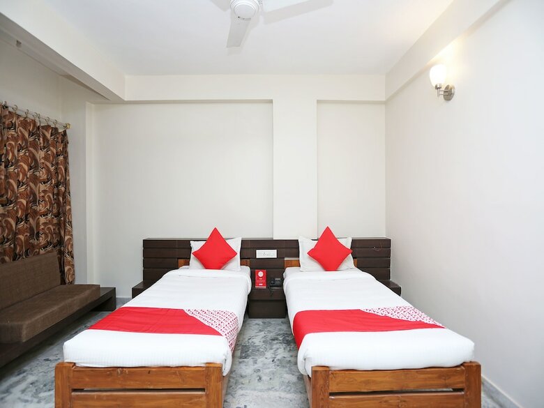 Hotel Oyo 14577 Vijay Palace