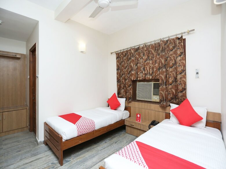 Hotel Oyo 14577 Vijay Palace