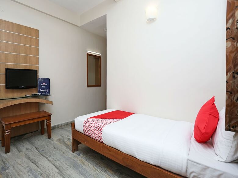 Hotel Oyo 14577 Vijay Palace