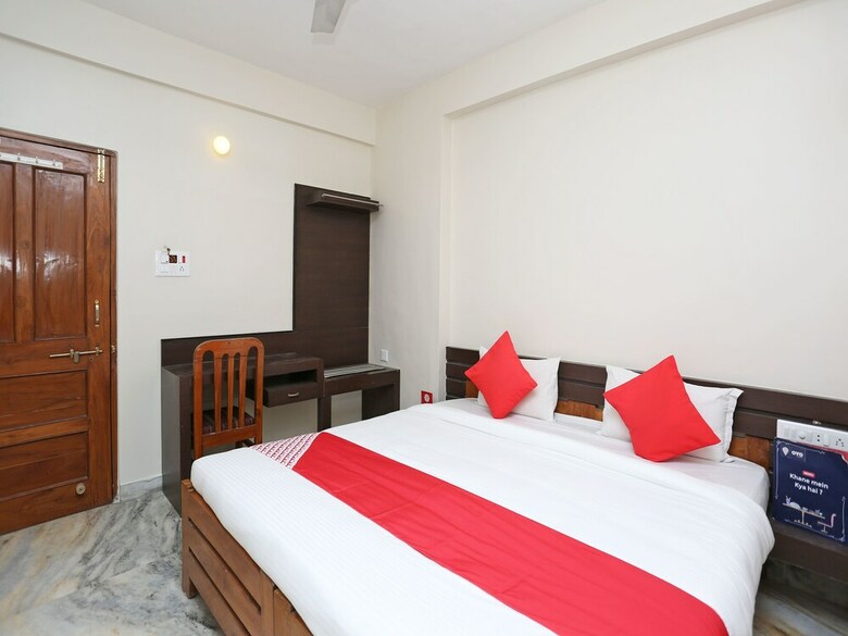 Hotel Oyo 14577 Vijay Palace