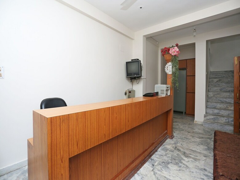 Hotel Oyo 14577 Vijay Palace