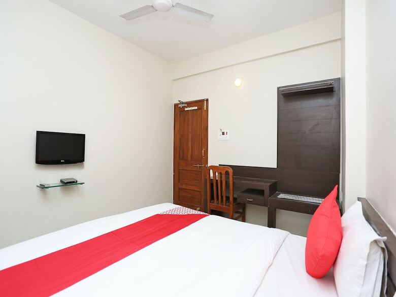 Hotel Oyo 14577 Vijay Palace