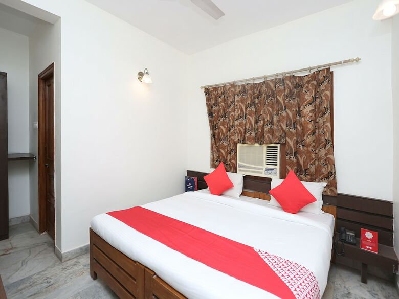 Hotel Oyo 14577 Vijay Palace