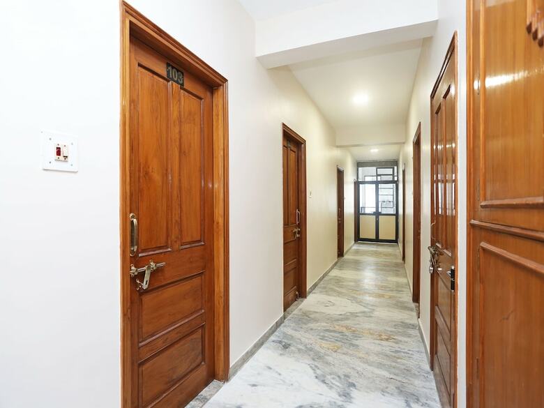 Hotel Oyo 14577 Vijay Palace