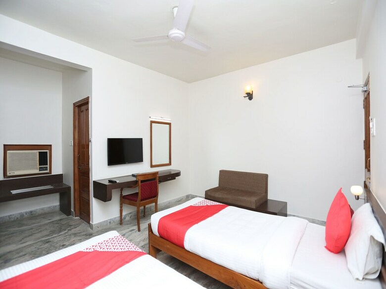 Hotel Oyo 14577 Vijay Palace