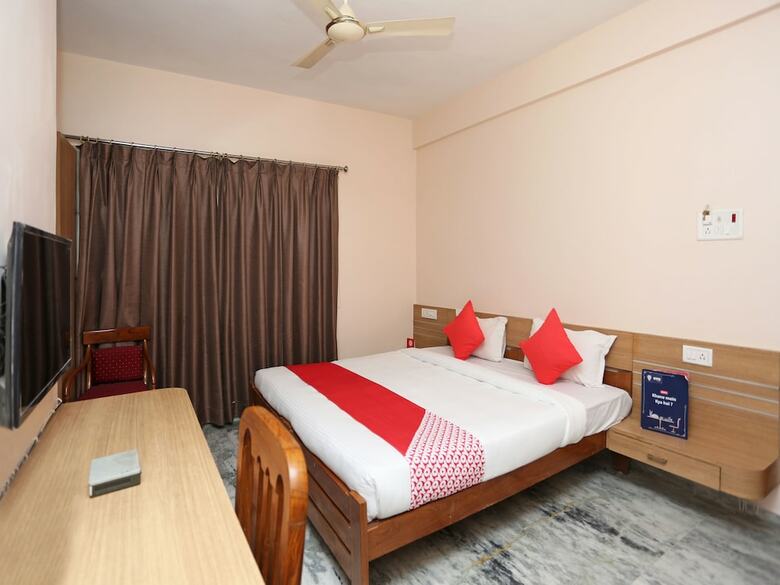 Hotel Oyo 14577 Vijay Palace