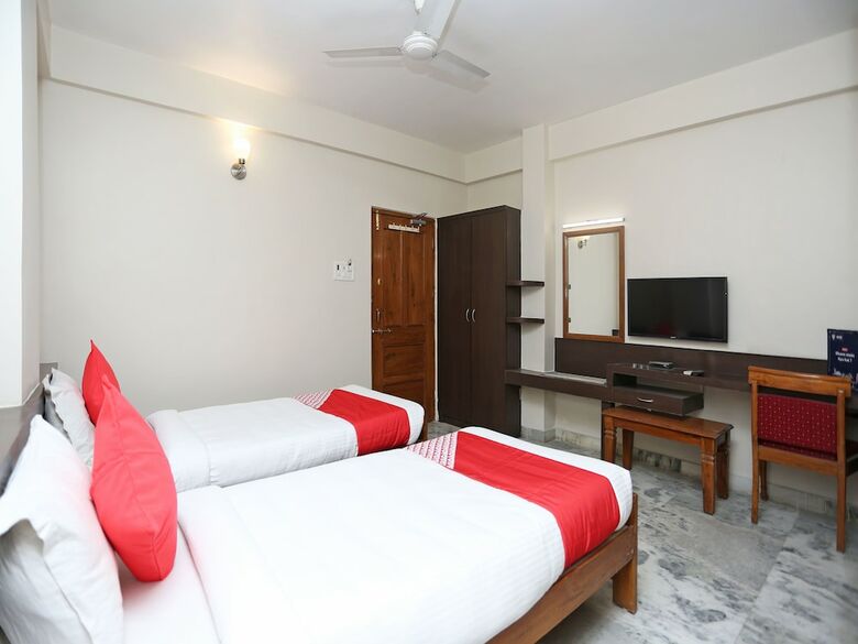 Hotel Oyo 14577 Vijay Palace