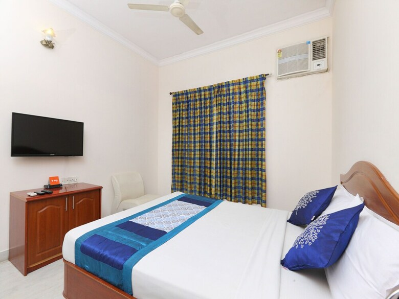 Oyo 15101 Hotel Royal Paris
