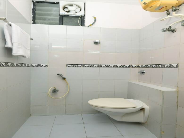 Oyo 15101 Hotel Royal Paris