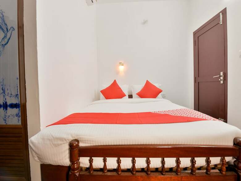 Hotel Oyo 15562 Aar Palmyra Regency