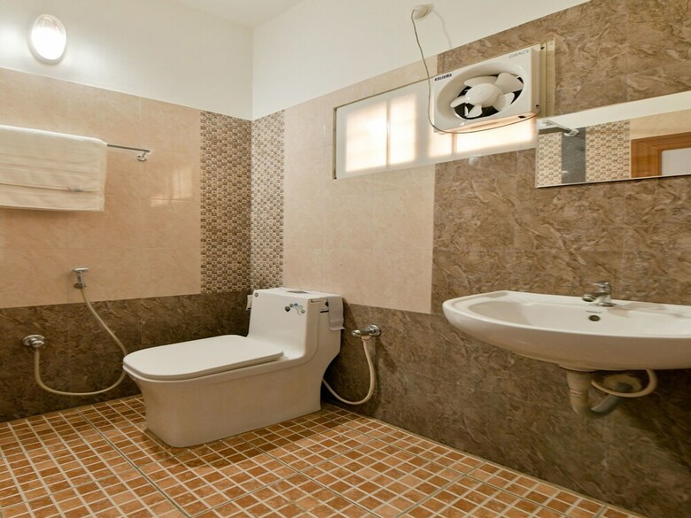 Hotel Oyo 15562 Aar Palmyra Regency