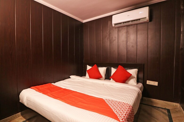 Oyo 15763 Hotel Grand Inn