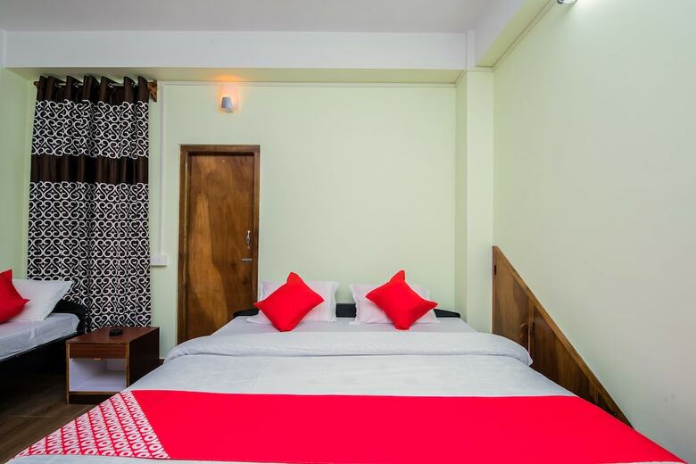 Hotel Oyo 16051 Cherry Blossom Inn