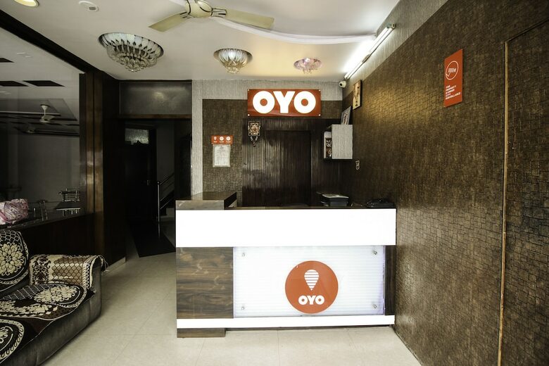 Oyo 15424 Hotel Galaxy Palace
