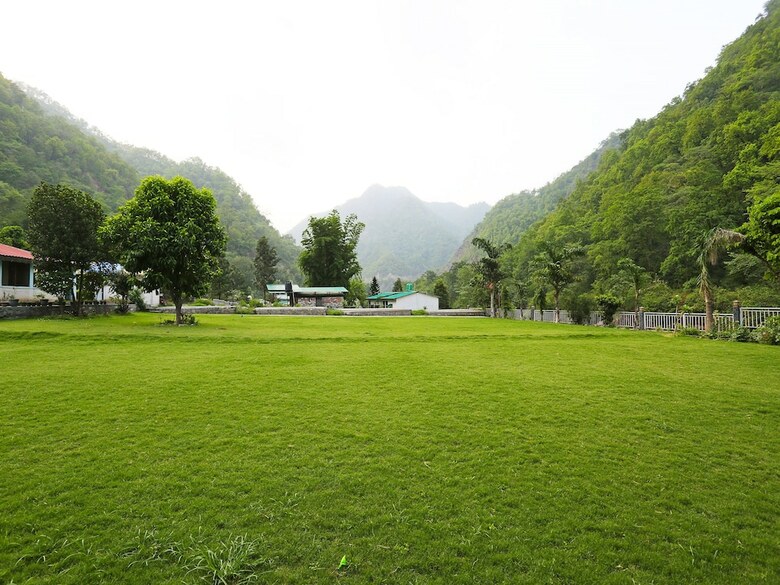 Oyo 15475 Hotel 360 Degree Resort