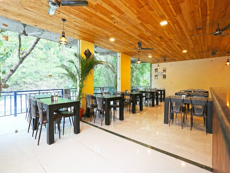 Oyo 15475 Hotel 360 Degree Resort