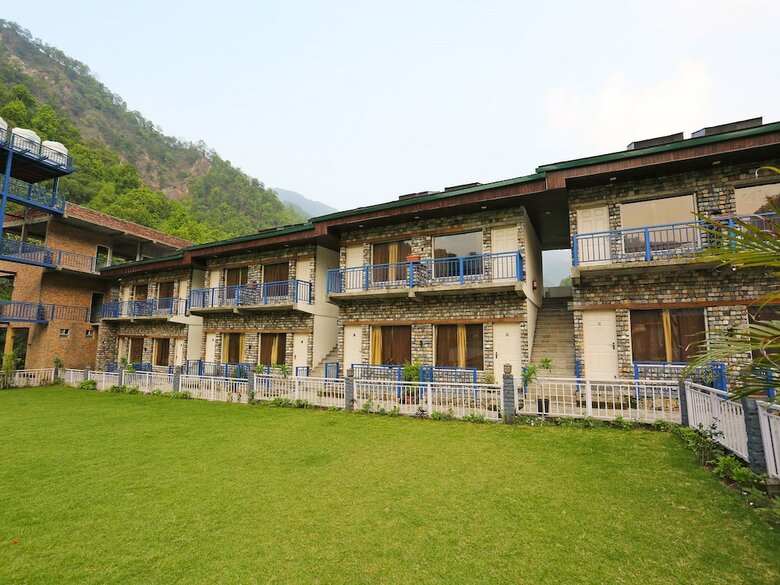 Oyo 15475 Hotel 360 Degree Resort