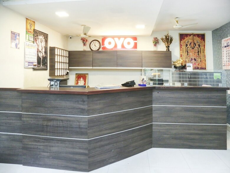 Hotel Oyo 14623 Travellers Inn