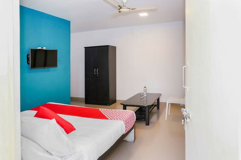 Hotel Oyo 14623 Travellers Inn