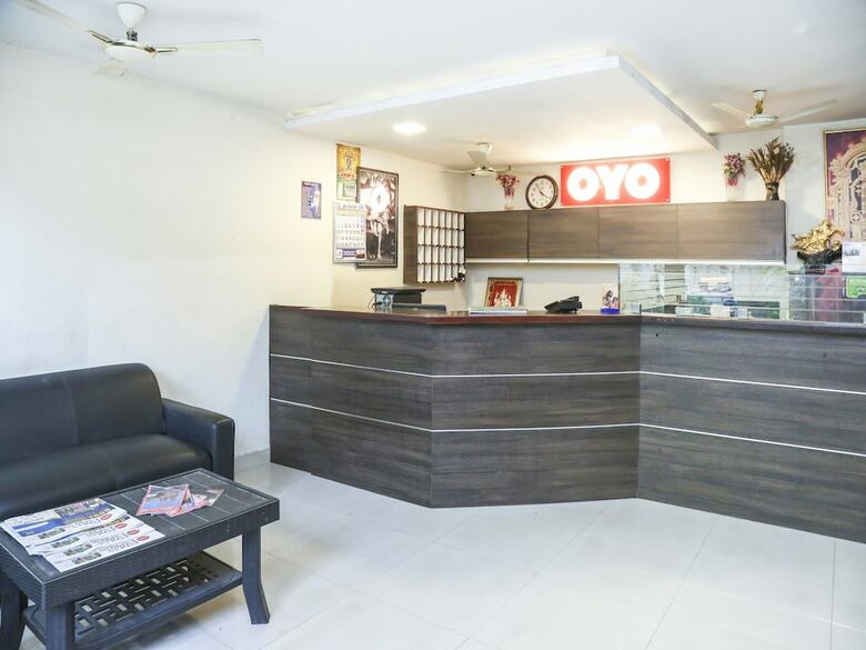 Hotel Oyo 14623 Travellers Inn