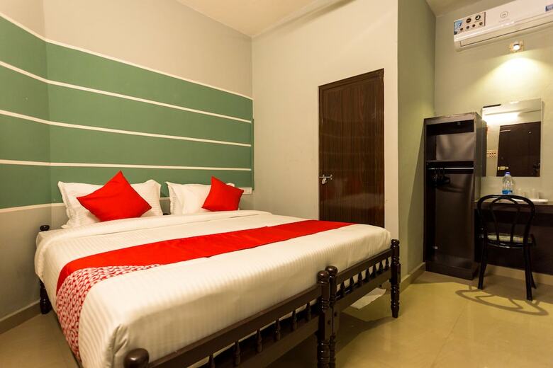 Oyo 15598 Cochin Airport Hotel