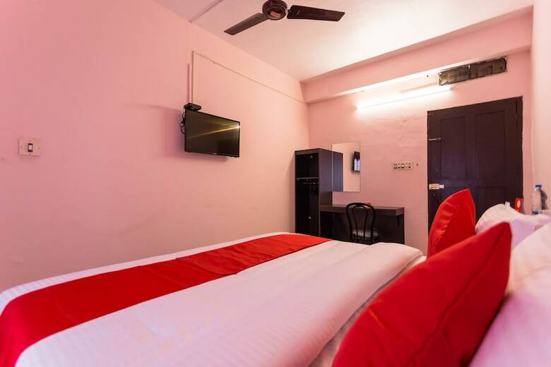Oyo 15598 Cochin Airport Hotel