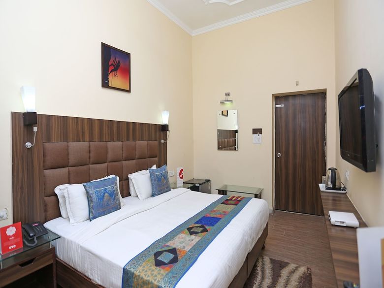 Hotel Oyo 15201 The Marc Blu
