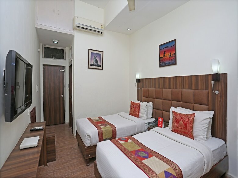 Hotel Oyo 15201 The Marc Blu