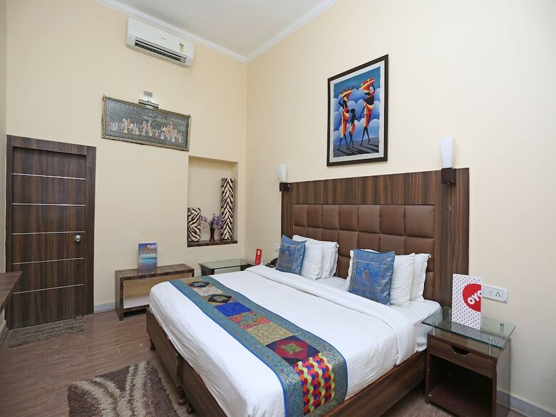 Hotel Oyo 15201 The Marc Blu