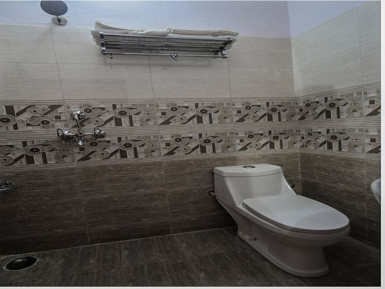 Oyo 15555 Hotel Ganesham