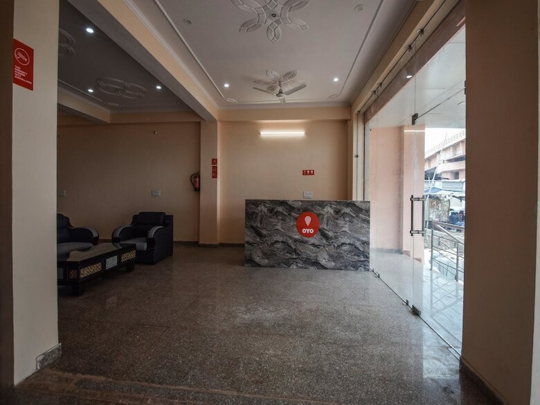 Oyo 15555 Hotel Ganesham