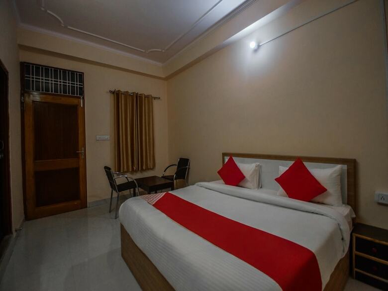 Oyo 15555 Hotel Ganesham