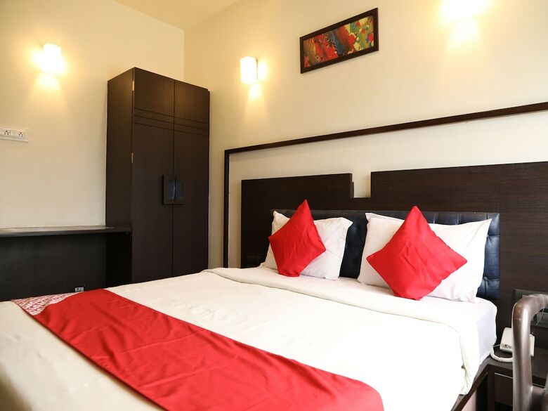 Oyo 16862 Flagship Hotel Dua Continental