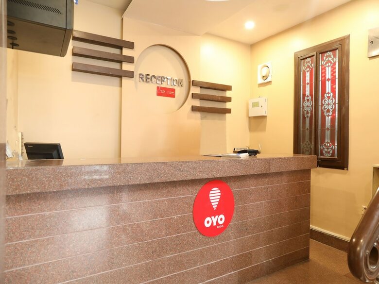 Oyo 16862 Flagship Hotel Dua Continental