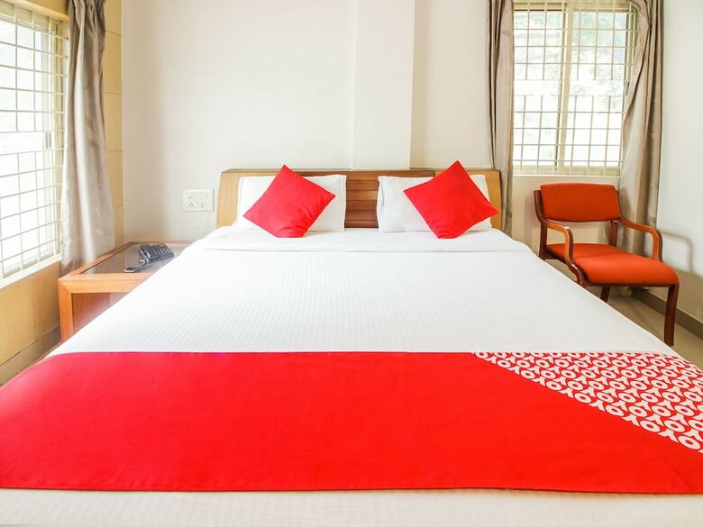 Oyo 1633 Hotel White Parrot