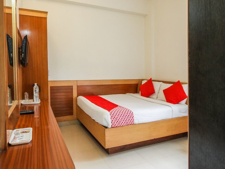 Oyo 1633 Hotel White Parrot