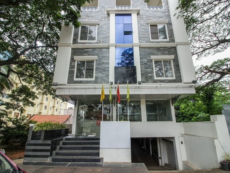 Oyo 1633 Hotel White Parrot