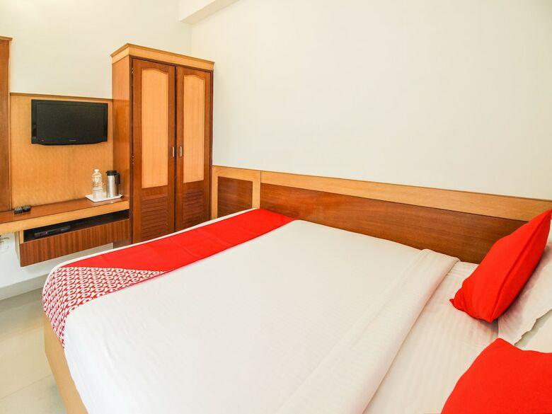 Oyo 1633 Hotel White Parrot
