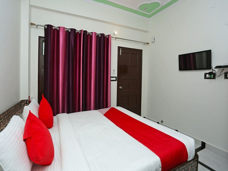 Oyo 17011 Hotel Kiran